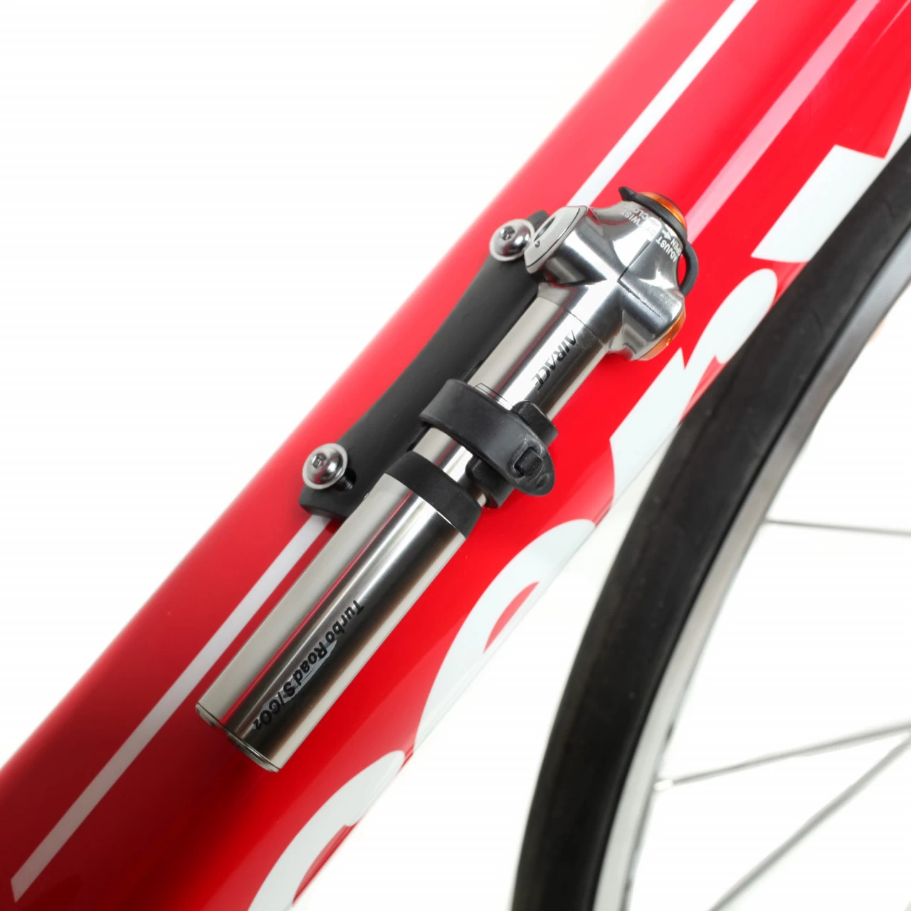 Airace Turbo Road 2in1 Minipumpe Mit Integrierter CO2-Pumpe Für Rennräder Bis 8 Bar (120 PSI) 7 Airace Turbo Road 2in1 Minipumpe Mit Integrierter CO2-Pumpe Für Rennräder Bis 8 Bar (120 PSI) – Bild 5