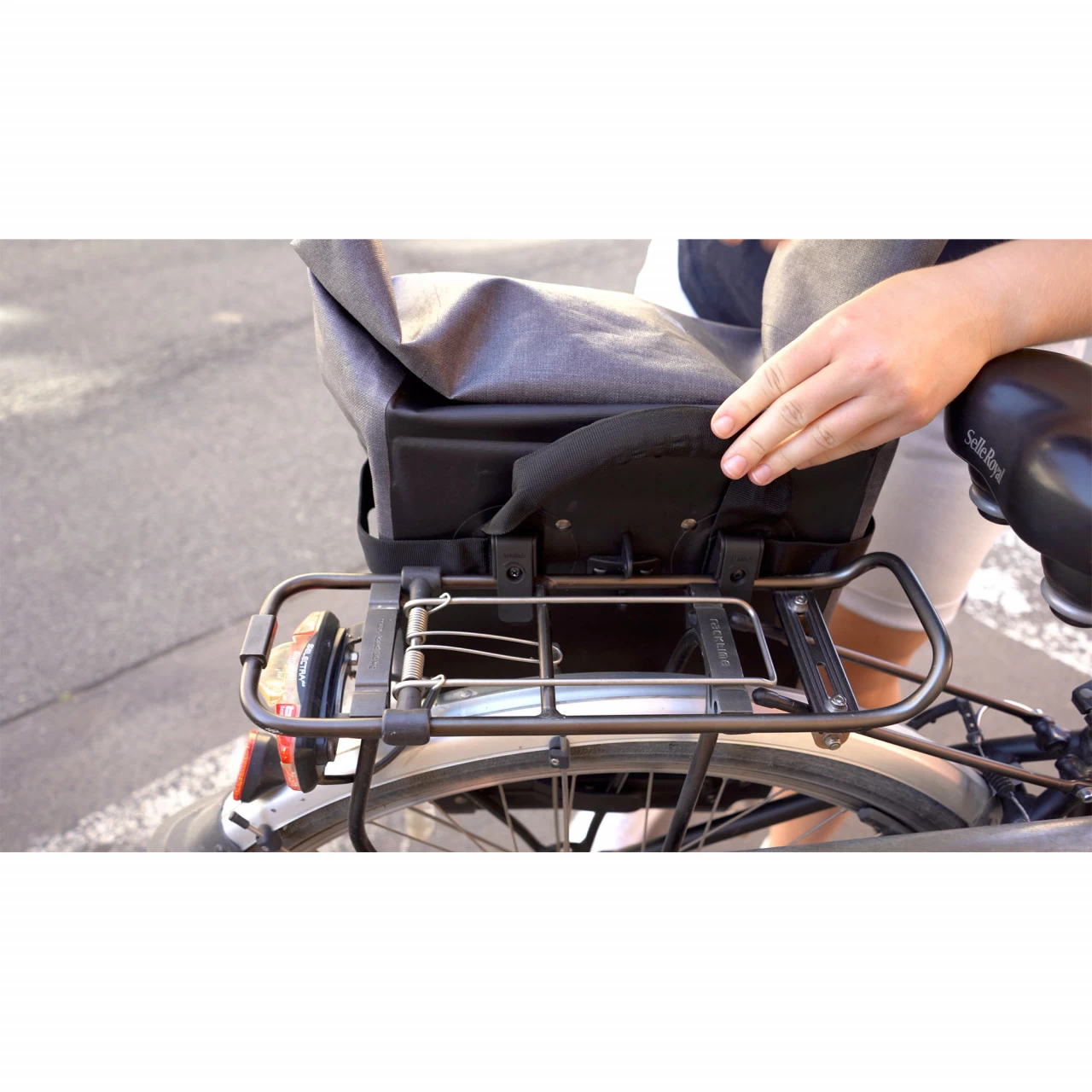 2in1 B&W B3 Bag Trolley + Wasserdichte Fahrrad Gepäckträgertasche (Trunk Bag) Grau 7 2in1 B&W B3 Bag Trolley + Wasserdichte Fahrrad Gepäckträgertasche (Trunk Bag) Grau – Bild 5