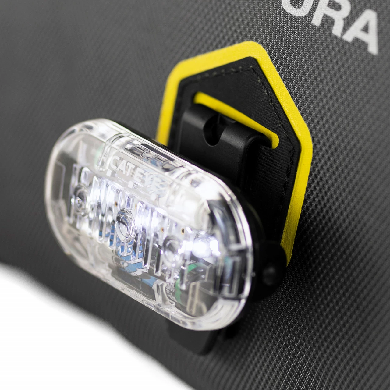 Apidura Expedition Accessory Pocket (4,5 L) - Clip-On-Lenkertasche Für Apidura Handlebar Packs 7 Apidura Expedition Accessory Pocket (4,5 L) - Clip-On-Lenkertasche Für Apidura Handlebar Packs – Bild 5