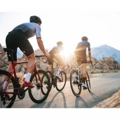 Zipp 303 Firecrest Carbon-Laufradsatz SRAM 10/11-fach (Shimano-kompatibel, 700c, Tubeless, Scheibenb -Fahrradausrüstung 68921943 05EGhKt3KamjrRz 1280x1280