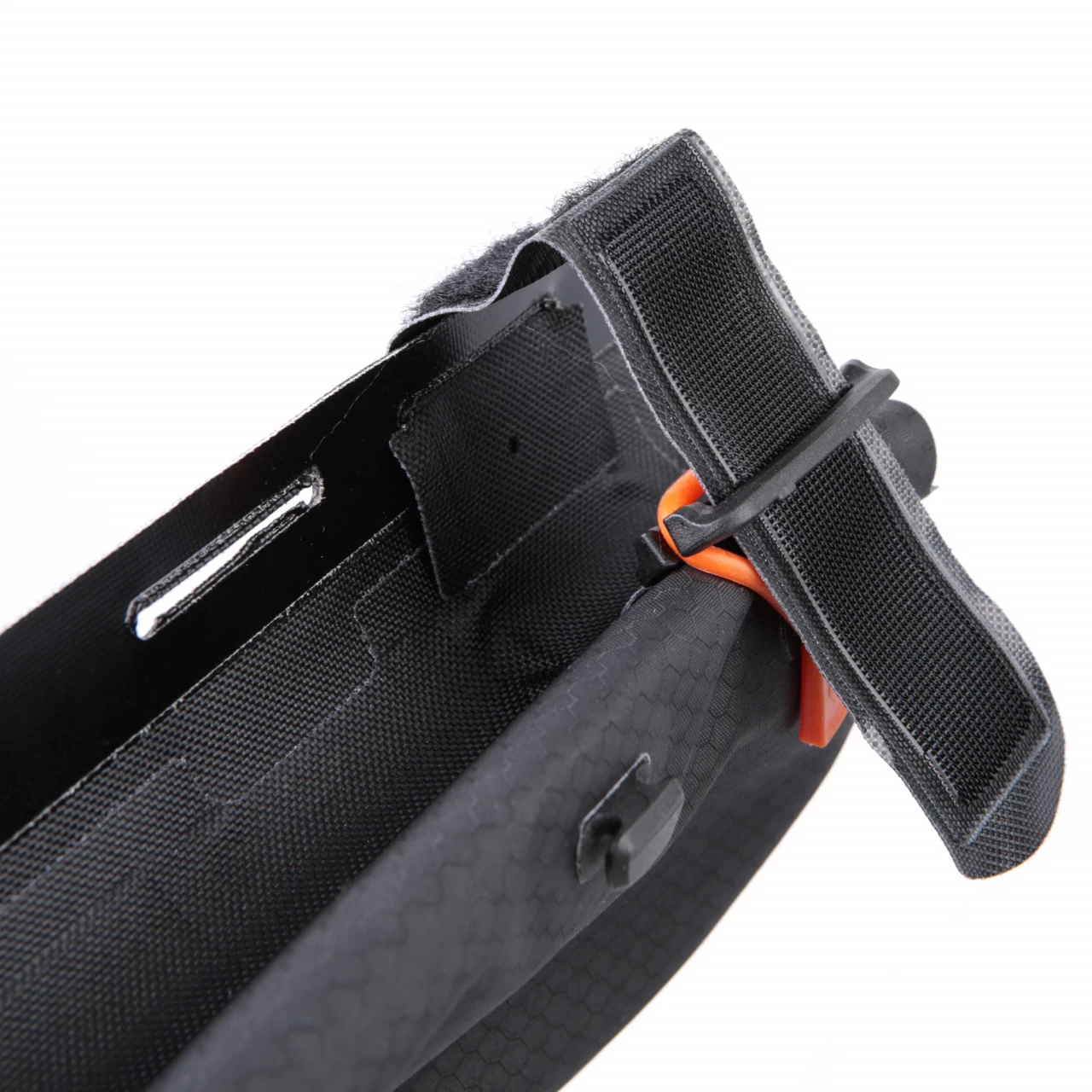 ORTLIEB Frame-Pack Wasserabweisende Rahmentasche Mit Rolltop - 6 Liter, Schwarz 8 ORTLIEB Frame-Pack Wasserabweisende Rahmentasche Mit Rolltop - 6 Liter, Schwarz – Bild 6