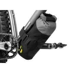 Apidura Backcountry Downtube Pack (1,8 L) - Unterrohrtasche -Fahrradausrüstung 68922294 04TKEjDuWhaSdrH 1280x1280