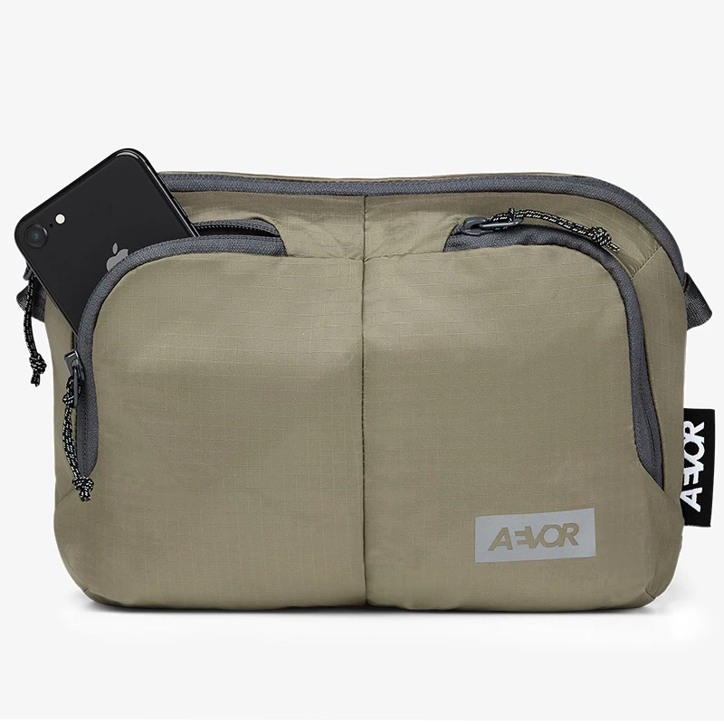 AEVOR Sacoche Bag Ripstop Clay - Umhängetasche 4 L Mit Anti-Twist-Gurt Lehmfarben 7 AEVOR Sacoche Bag Ripstop Clay - Umhängetasche 4 L Mit Anti-Twist-Gurt Lehmfarben – Bild 5