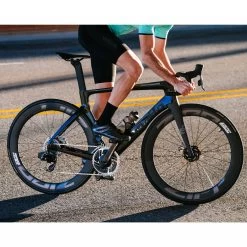 Zipp 404 Firecrest Laufradsatz Modell 2022 XDR (Scheibenbremse, Centerlock, Tubeless) -Fahrradausrüstung 68923239 05FG2K2mQfLv202 1280x1280