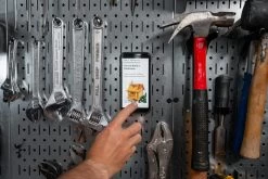 Peak Design Mobile Wall Mount Klebehalterung Für Die Wand - Charcoal (Dunkelgrau) 11 Peak Design Mobile Wall Mount Klebehalterung Für Die Wand - Charcoal (Dunkelgrau) -Fahrradausrüstung 68923480 04puZXHxFbEXwAk 1280x1280