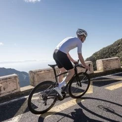 Everve Ezero Sattel Schwarz | S2 | Männer -Fahrradausrüstung 68924084 06 1280x1280