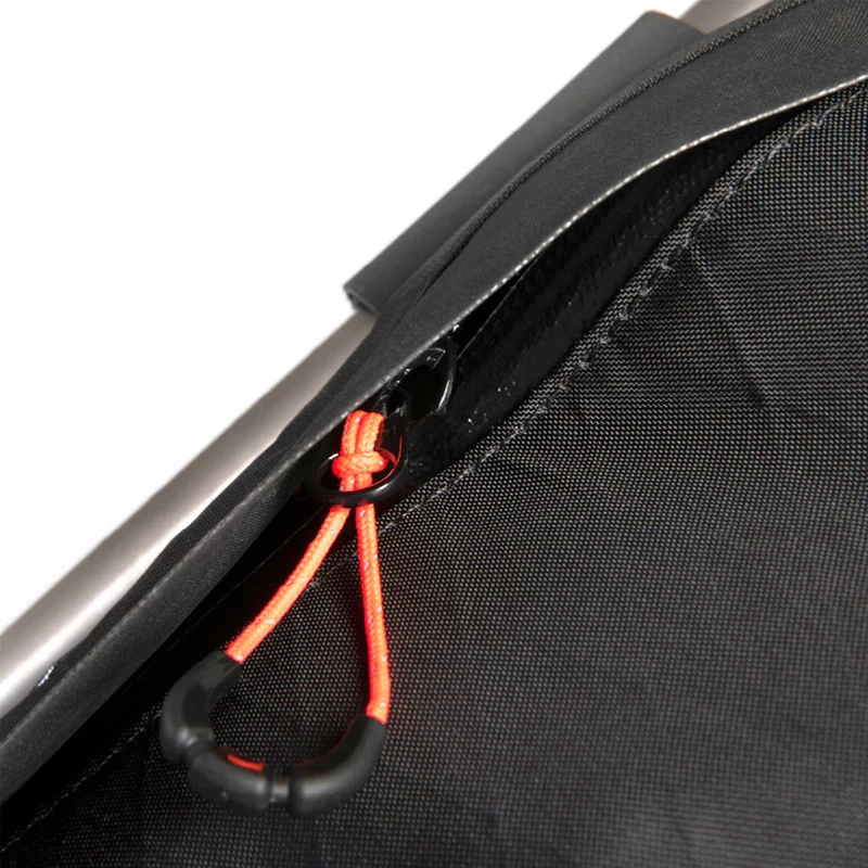 Restrap Race Frame Bag Large Rahmentasche (4,2 Liter) Schwarz 8 Restrap Race Frame Bag Large Rahmentasche (4,2 Liter) Schwarz – Bild 6