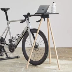 Tons Race Table Natural Oak + Towel Holder - Hometrainer-Tisch Mit Handtuchhalter 13 Tons Race Table Natural Oak + Towel Holder - Hometrainer-Tisch Mit Handtuchhalter -Fahrradausrüstung 68924403 06ocC9IndPzxvkV 1280x1280