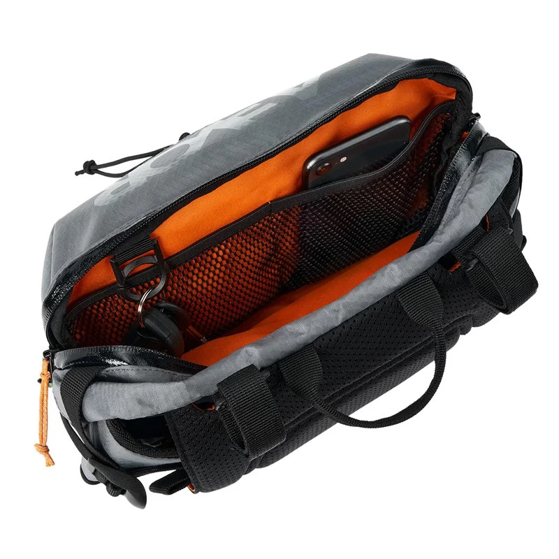 AEVOR Bar Bag Proof Sundown Lenker- Und Slingtasche 4 Liter Sundown (Grau) 4 AEVOR Bar Bag Proof Sundown Lenker- Und Slingtasche 4 Liter Sundown (Grau) – Bild 2