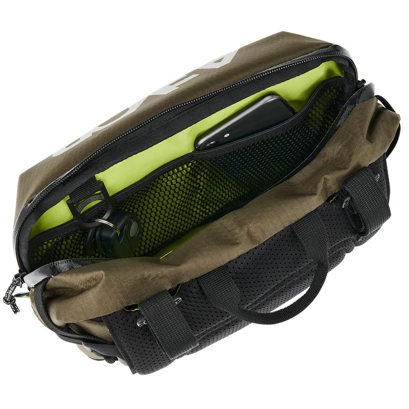 AEVOR Bar Bag Proof Olive Gold Lenker- Und Slingtasche 4 Liter Olive Gold 4 AEVOR Bar Bag Proof Olive Gold Lenker- Und Slingtasche 4 Liter Olive Gold – Bild 2